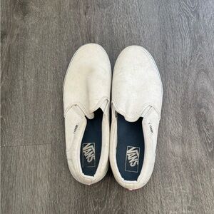 Vans Men's white with checkered bottom Slip-On Sneakers